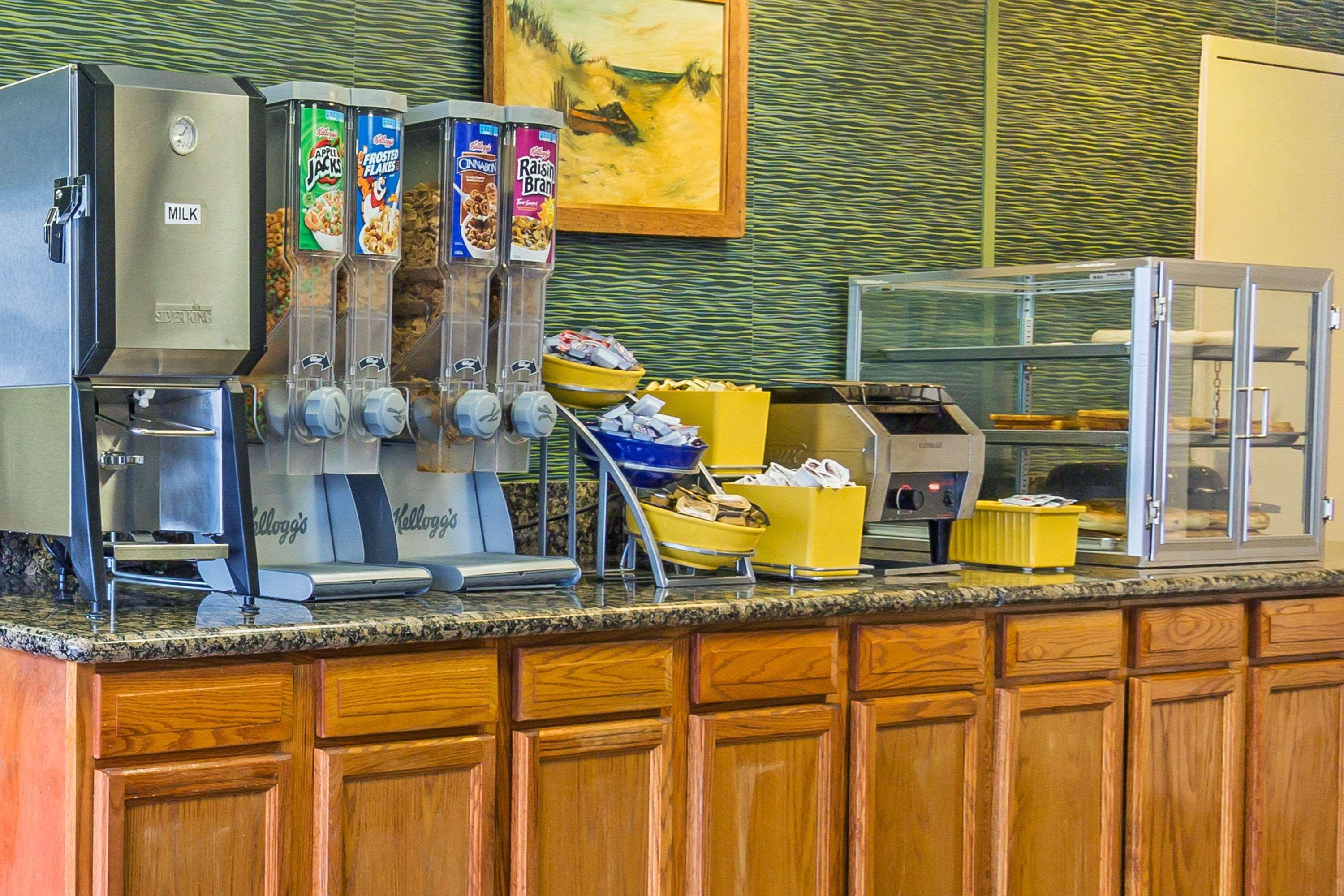 Days By Wyndham Virginia At The 2* Virginia Beach
