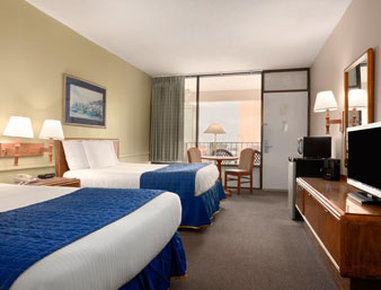 Days By Wyndham At The Beach Hotel