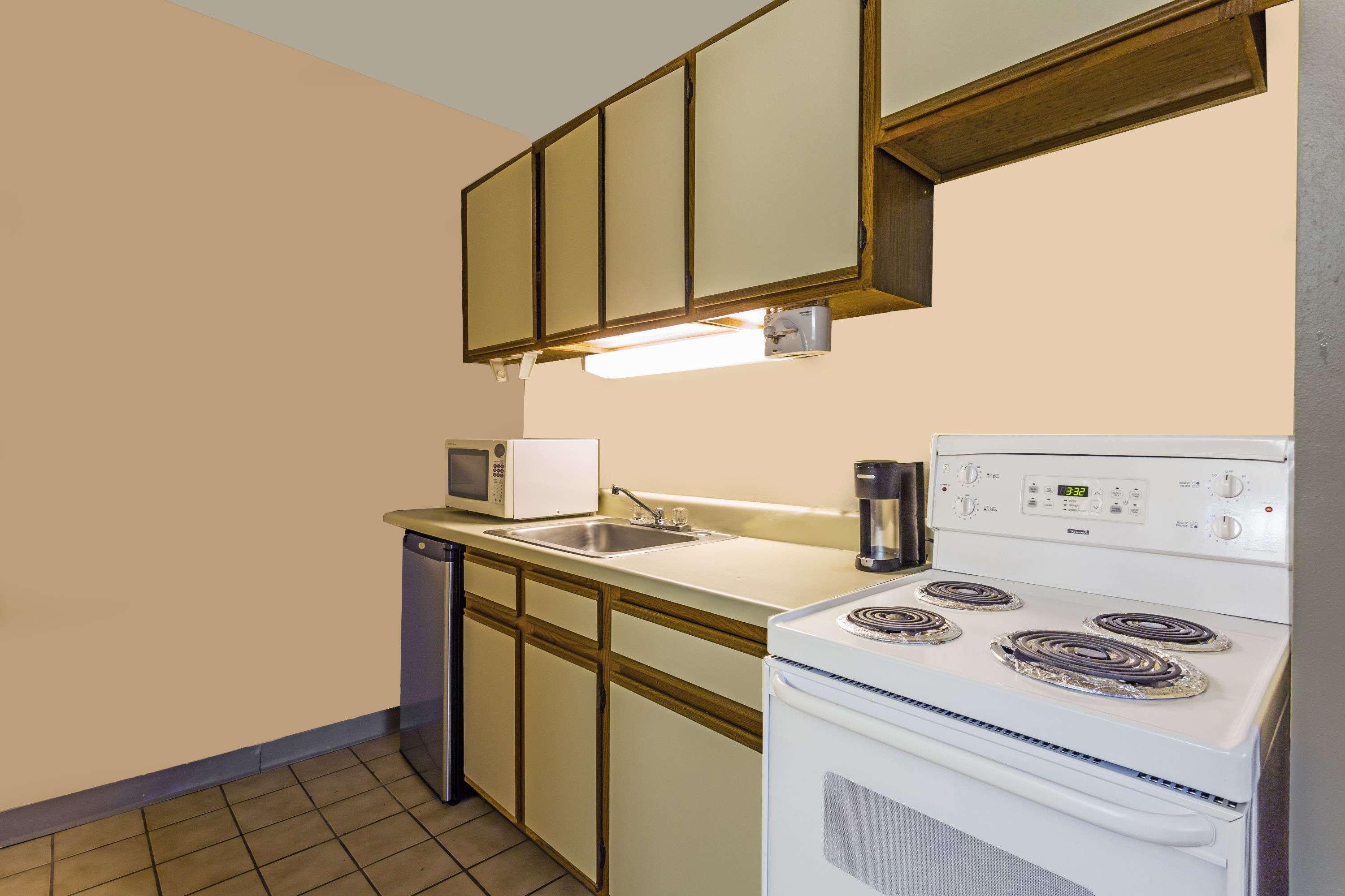 Hotel Days By Wyndham Virginia At The